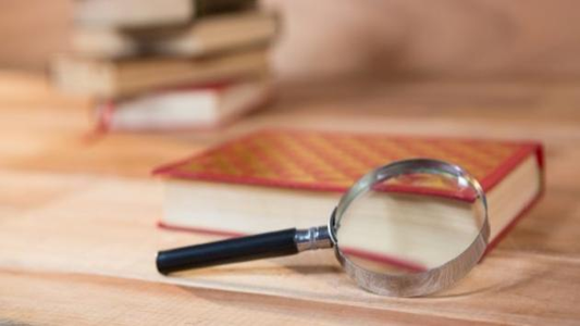 الجدل الأخلاقي بين المثالية والواقعية: ثنائية القيم والمصالح