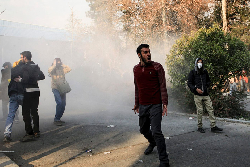 الاحتجاجات الشعبية ومستقبل النظام السياسي في إيران