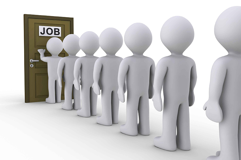 البطالة ... بين مطالب المتظاهرين والحلول الآنية