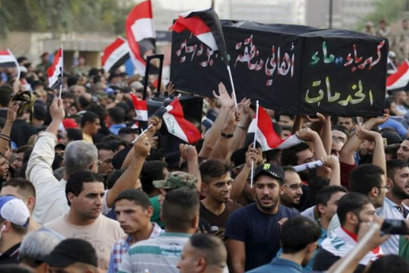 ازمة الخدمات والمظاهرات في العراق