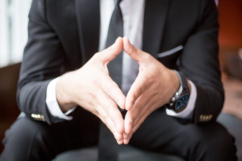 لغة الجسد : سلاحٌ فاعلٌ في حلبة المفاوضات الدبلوماسية