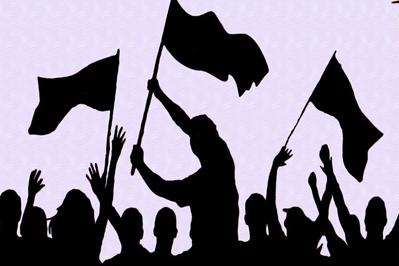 الثورة في السياق التاريخي: قراءة بين رؤيتين