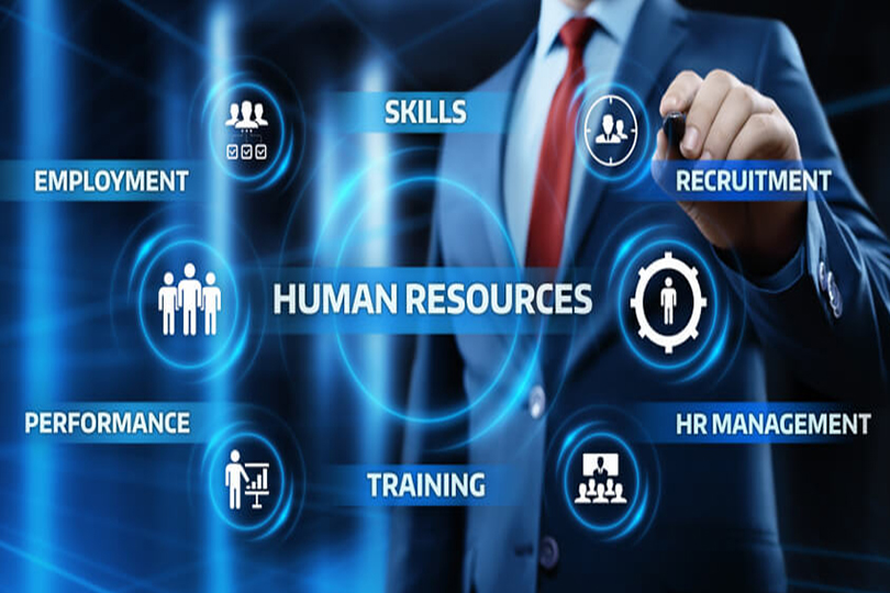 تأثير إدارة الموارد البشرية الإلكترونية في تطوير الموظفين إداريا