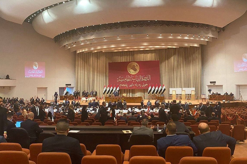 الثوابت الوطنية والتجاذبات السياسية